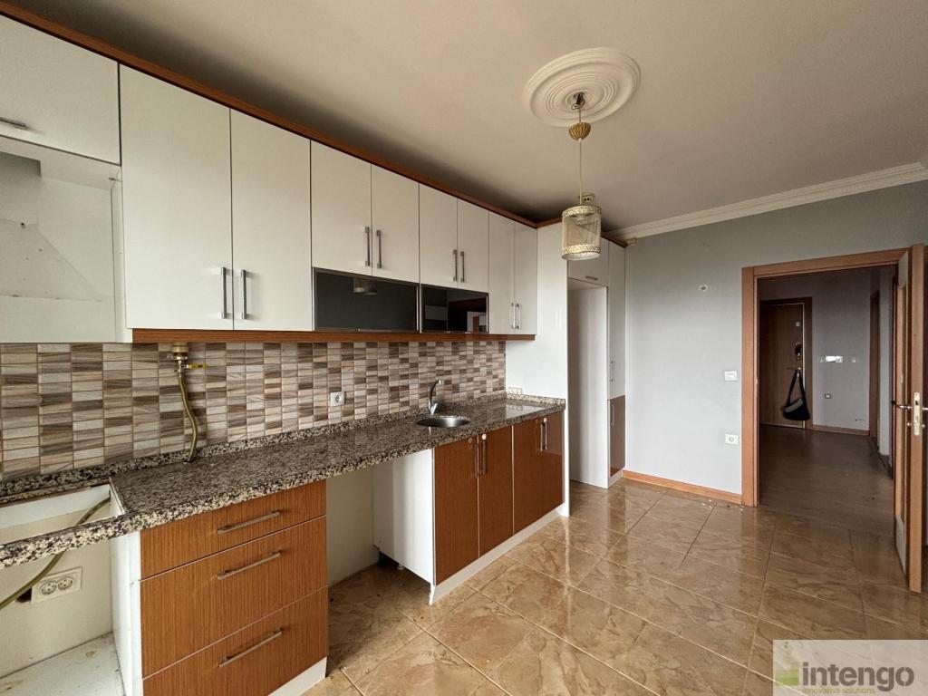 ARSİN YEŞİLYALI MAHALLESİ'NDE SATILIK DENİZ MANZARALI DAİRE (R-1711)