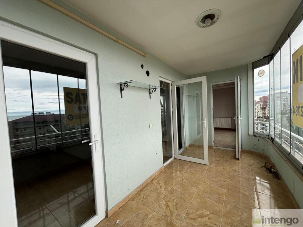 ARSİN YEŞİLYALI MAHALLESİ'NDE SATILIK DENİZ MANZARALI DAİRE (R-1711)