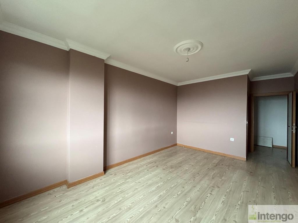 ARSİN YEŞİLYALI MAHALLESİ'NDE SATILIK DENİZ MANZARALI DAİRE (R-1711)