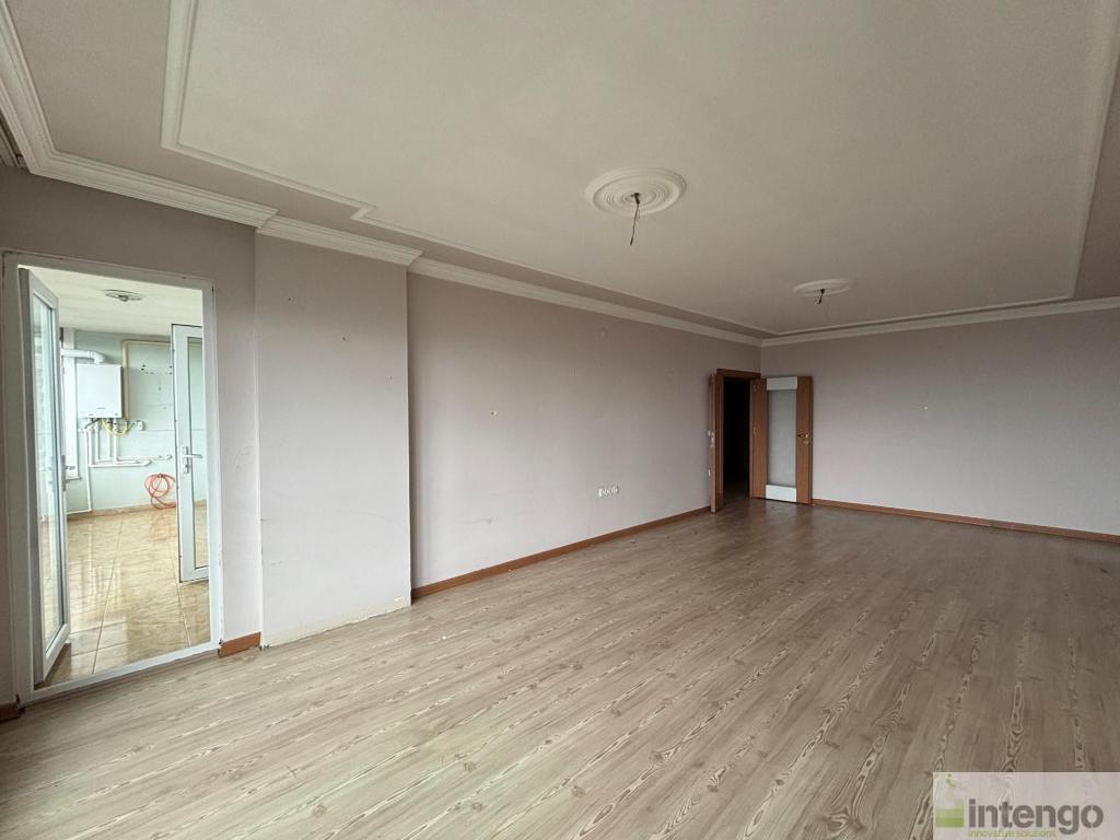 ARSİN YEŞİLYALI MAHALLESİ'NDE SATILIK DENİZ MANZARALI DAİRE (R-1711)