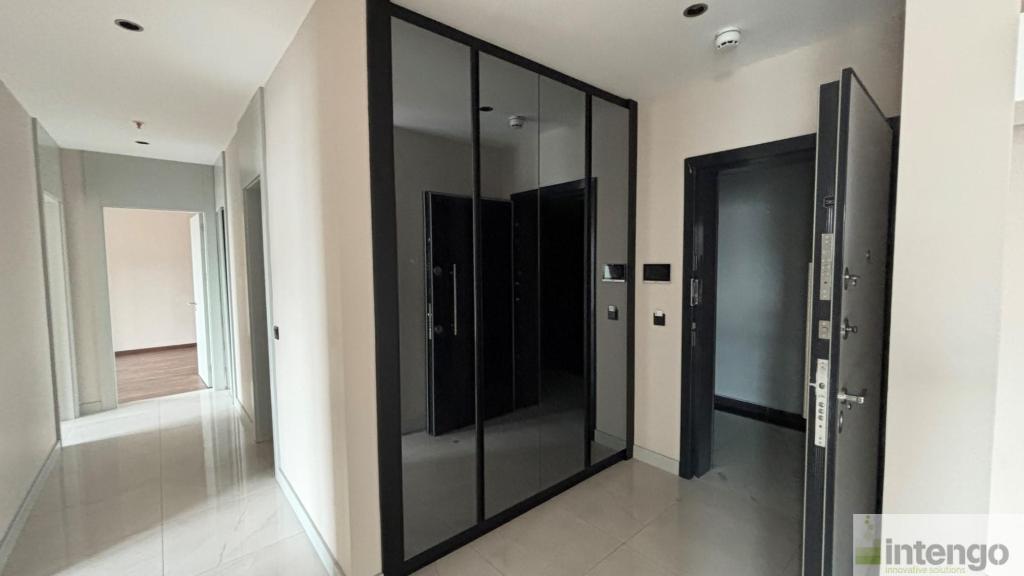 BORNOVA İKON TOWER'DA SATILIK DAİRE (R-1718)