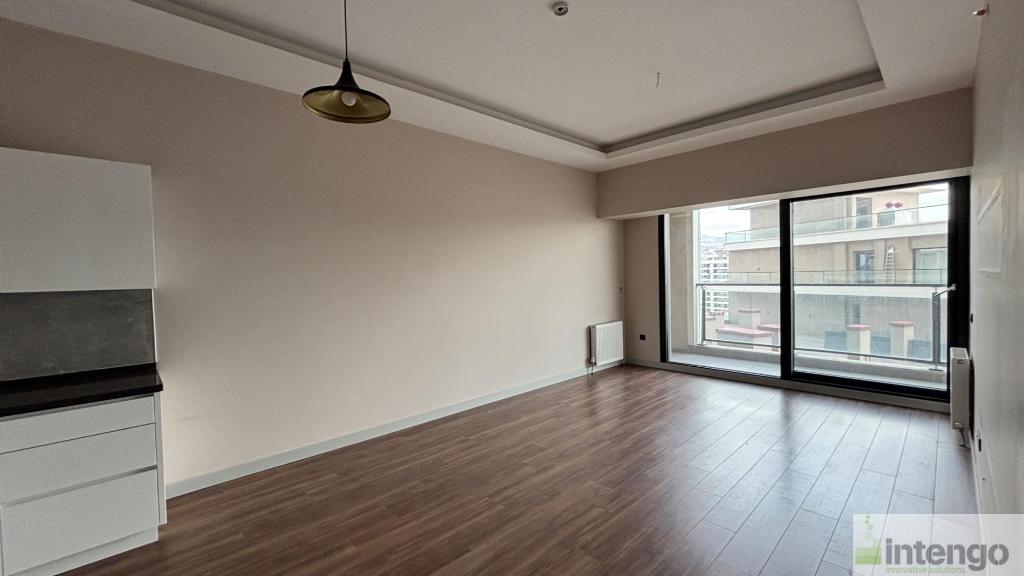 BORNOVA İKON TOWER'DA SATILIK DAİRE (R-1718)