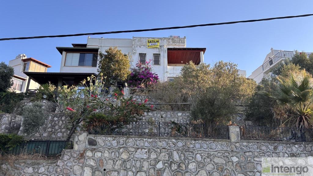 BODRUM KAMELYA SİTESİ'NDE SATILIK DENİZ MANZARALI VİLLA (R-1887)