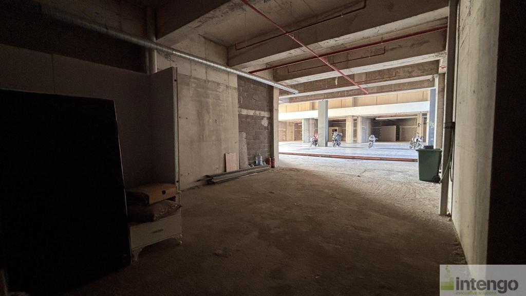 BORNOVA MODDA BULVAR SİTESİ'NDE SATILIK DÜKKAN (R-1901) — foto 10