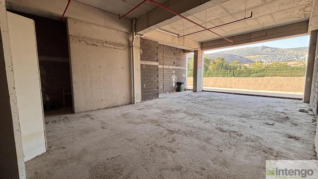 BORNOVA MODDA BULVAR SİTESİ'NDE SATILIK DÜKKAN (R-1902) — foto 7