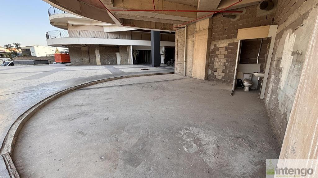 BORNOVA MODDA BULVAR SİTESİ'NDE SATILIK DÜKKAN (R-1906) — foto 7