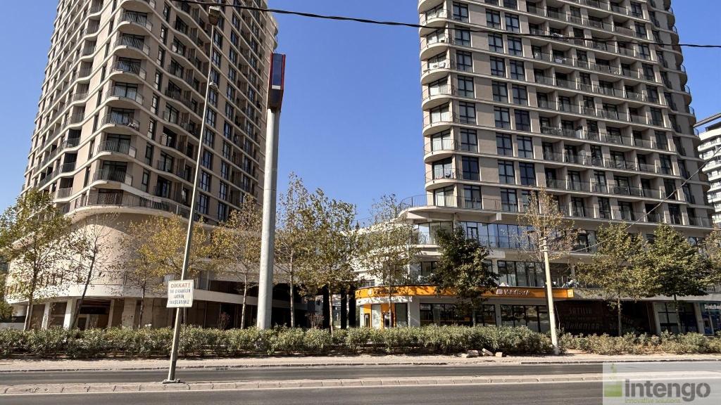 BORNOVA MODDA BULVAR SİTESİ'NDE SATILIK DÜKKAN (R-1906)