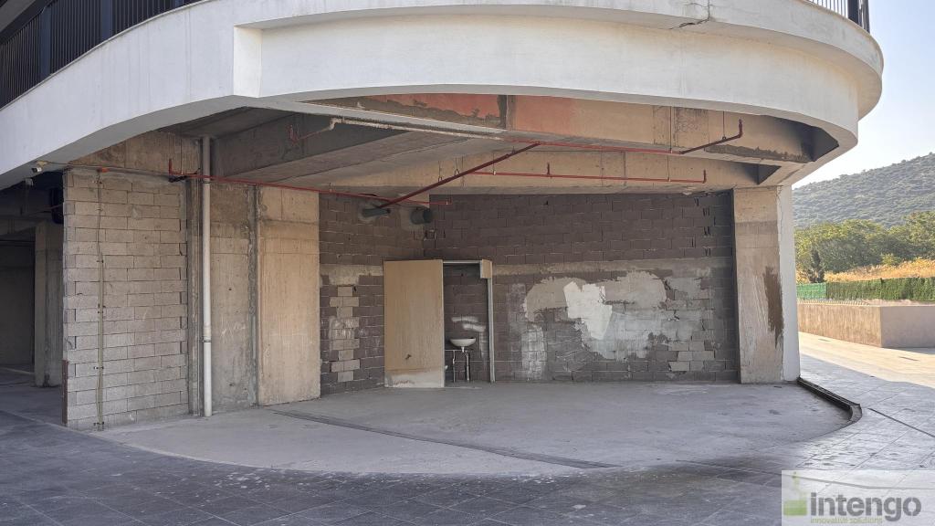 BORNOVA MODDA BULVAR SİTESİ'NDE SATILIK DÜKKAN (R-1906) — foto 5