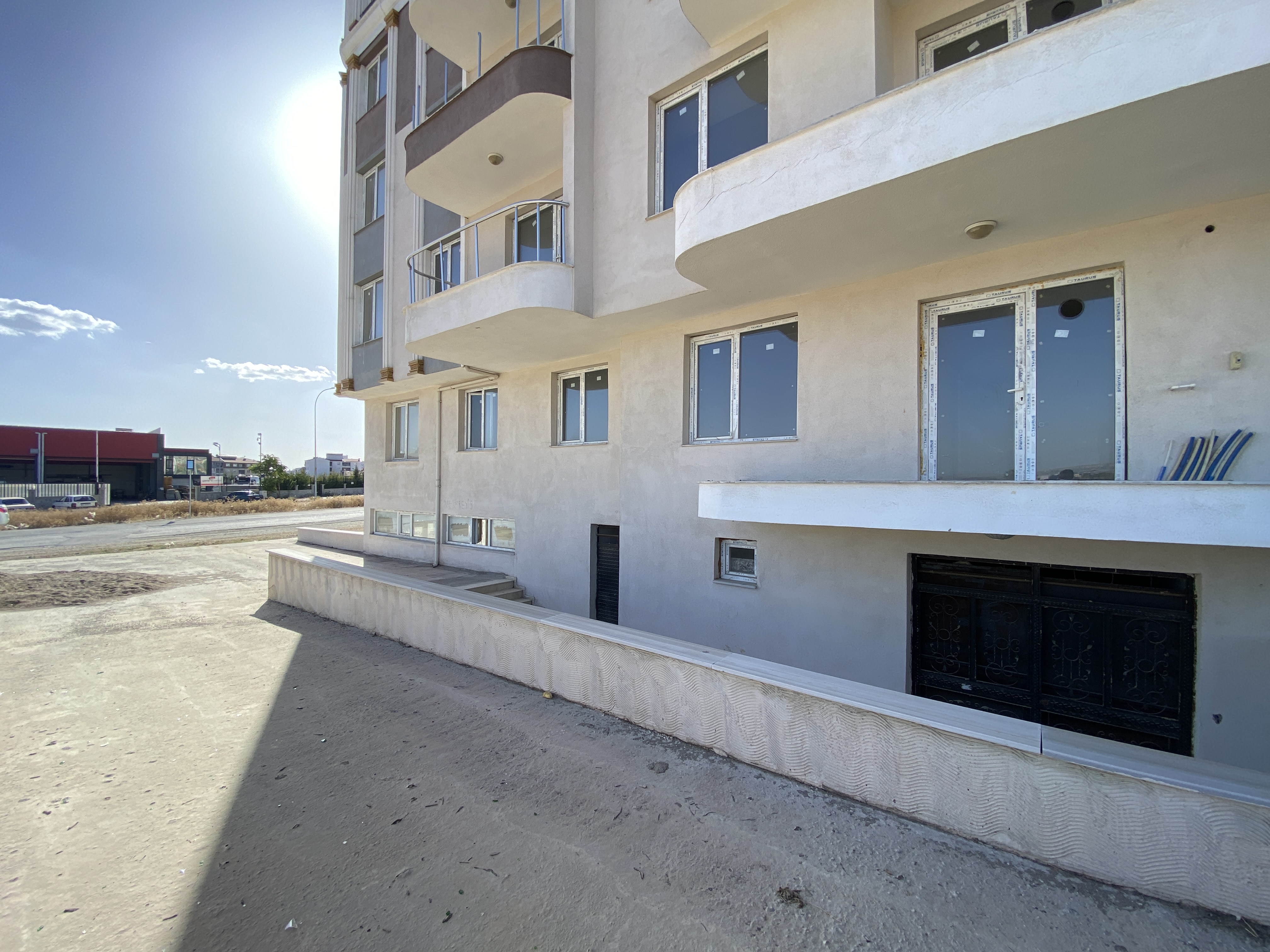 UŞAK MERKEZ MEHMET AKİF ERSOY MAH.'DE DAİRE (R-1072) — foto 12